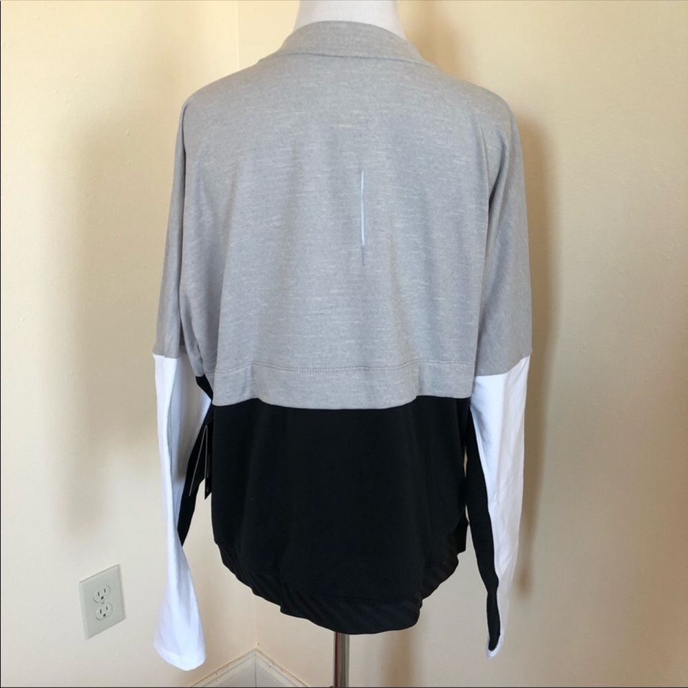 NWT Nike Therma Sphere Long- Sleeve Top - Picture 2 of 5